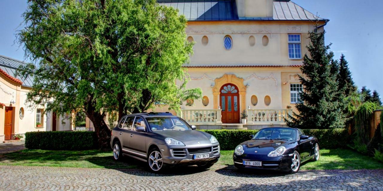 Penzion Tillerova Vila Lázně Bohdaneč Bagian luar foto
