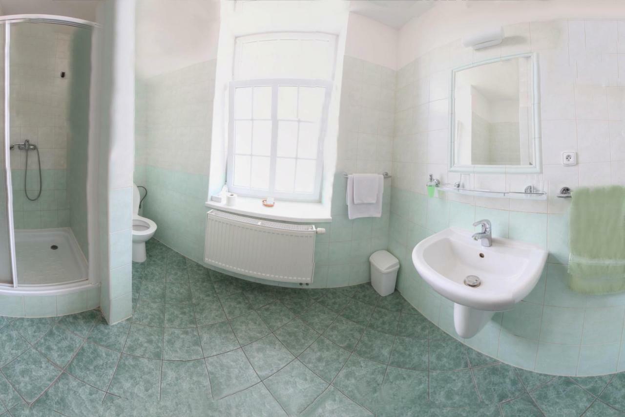 Penzion Tillerova Vila Lázně Bohdaneč Bagian luar foto